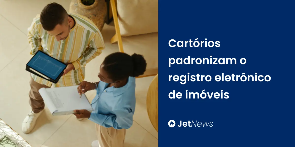Corretor imobiliário falando sobre padronização do registro eletrônico de imóveis.